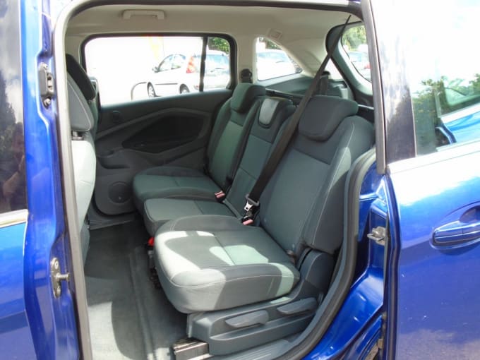 2025 Ford Grand C-max