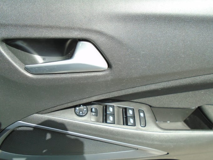 2025 Vauxhall Crossland X