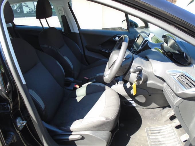 2025 Peugeot 208