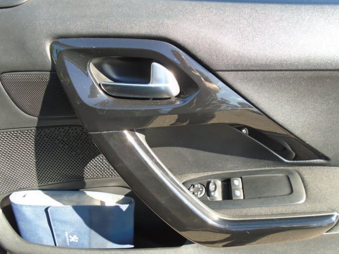 2025 Peugeot 208