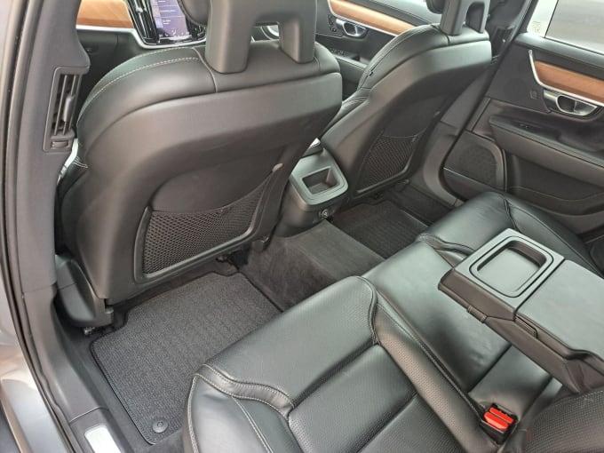 2025 Volvo S90