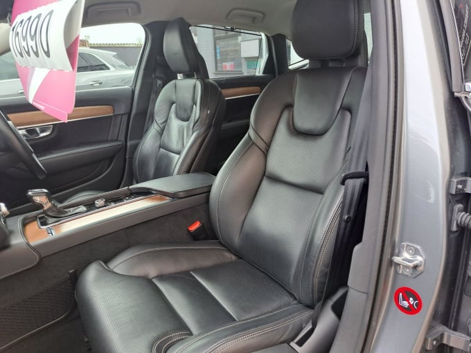 2025 Volvo S90