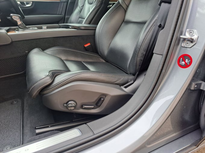 2025 Volvo S90