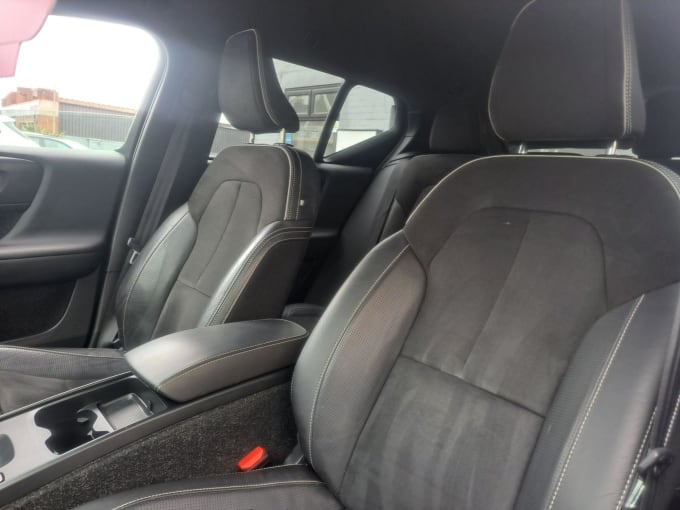 2025 Volvo Xc40