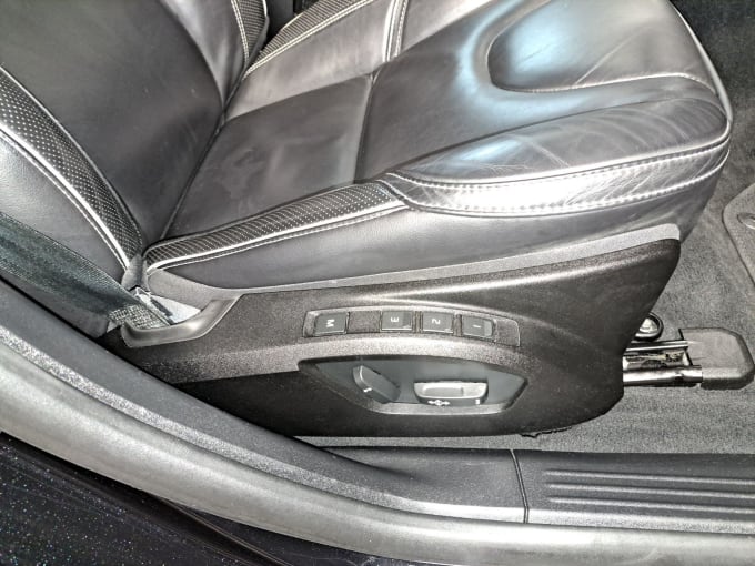2025 Volvo V40