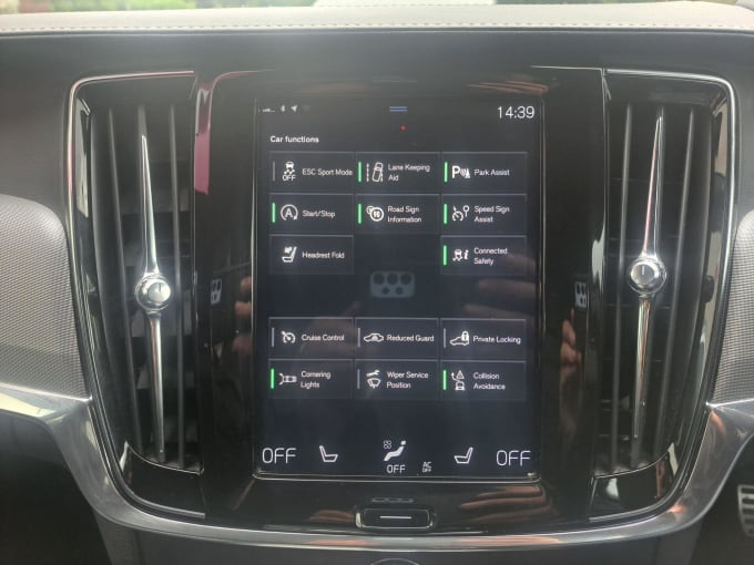 2025 Volvo V90