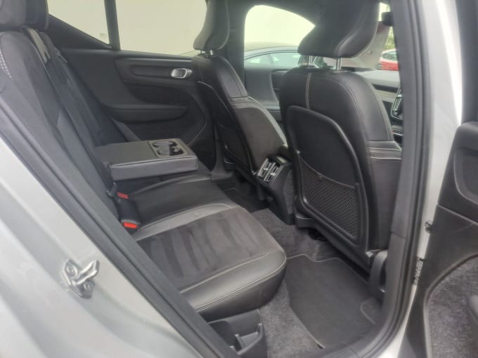 2025 Volvo Xc40