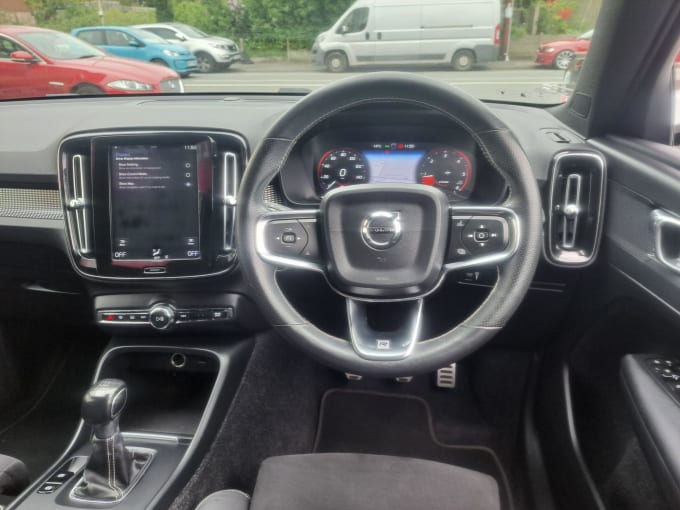 2025 Volvo Xc40