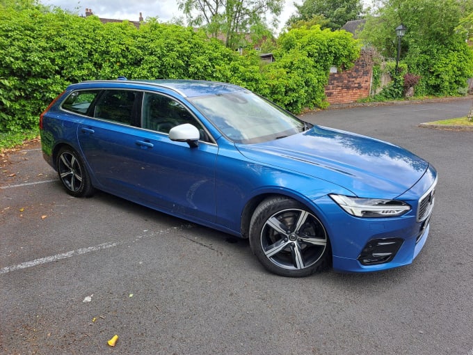 2025 Volvo V90