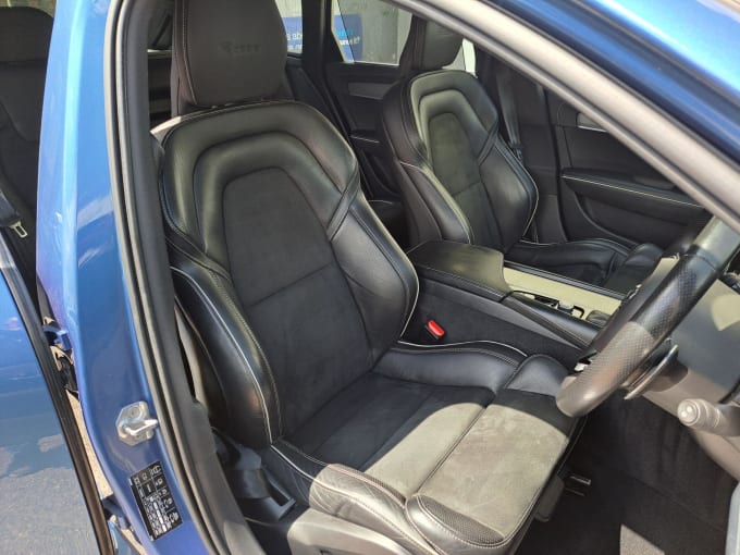 2025 Volvo V90