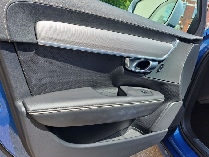 2025 Volvo V90