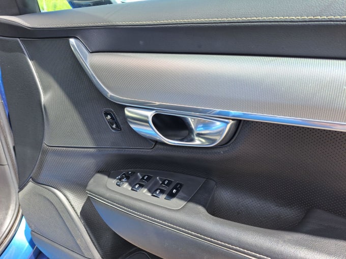 2025 Volvo V90