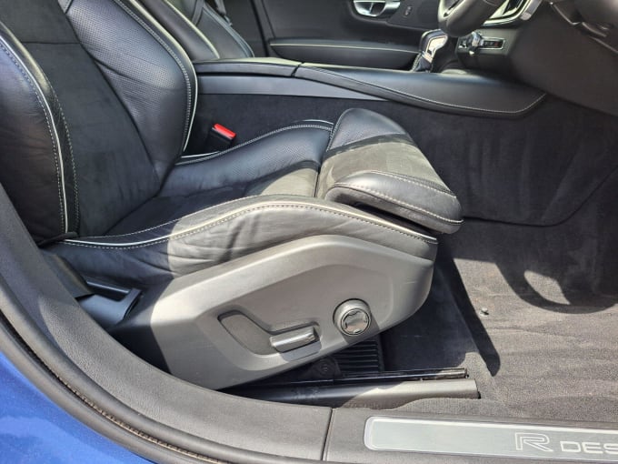 2025 Volvo V90