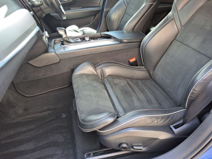 2025 Volvo V90
