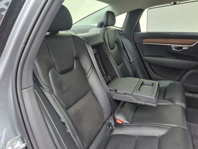 2025 Volvo S90