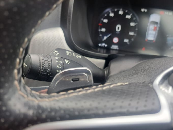 2025 Volvo V90