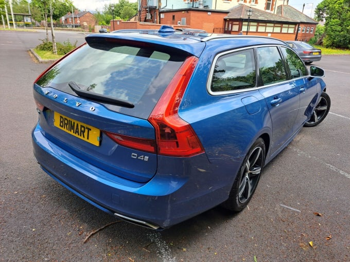 2025 Volvo V90