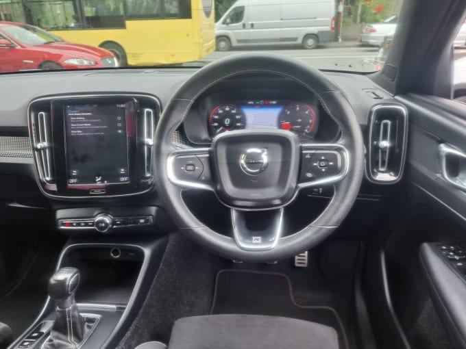 2025 Volvo Xc40