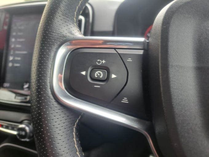 2025 Volvo Xc40