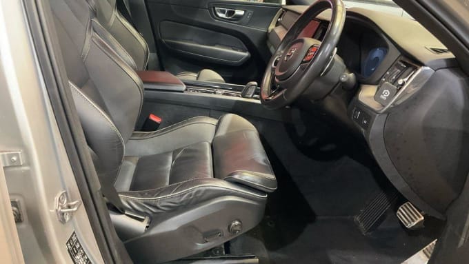 2025 Volvo Xc60