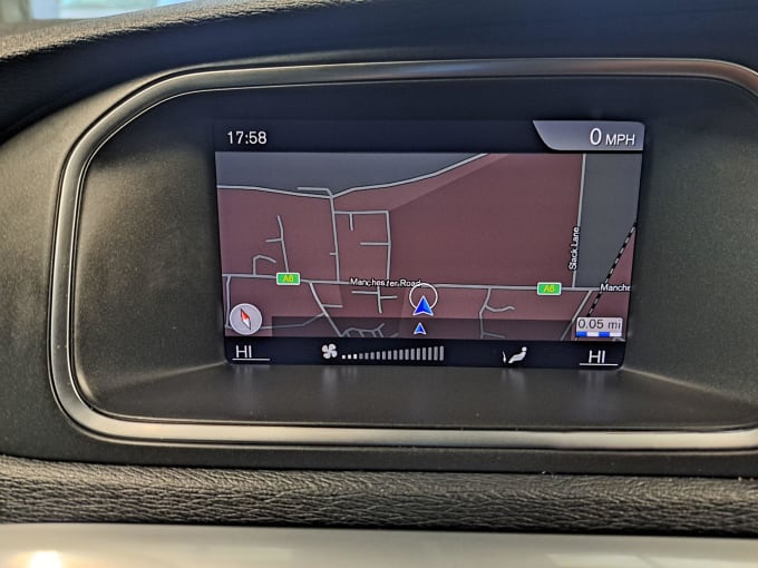 2025 Volvo V40