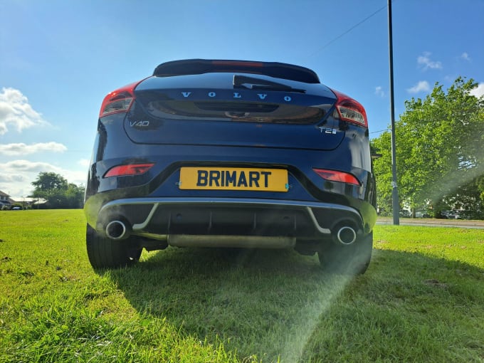 2025 Volvo V40