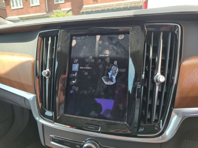 2025 Volvo S90
