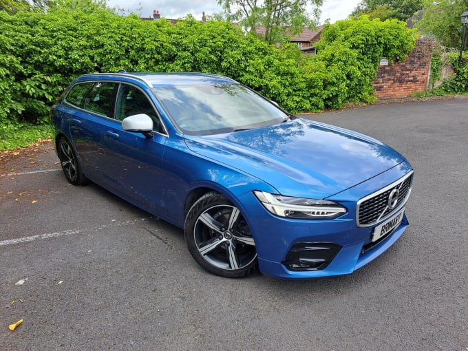 2025 Volvo V90