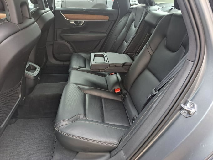 2025 Volvo S90