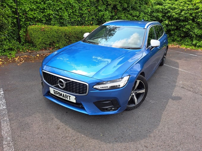 2025 Volvo V90