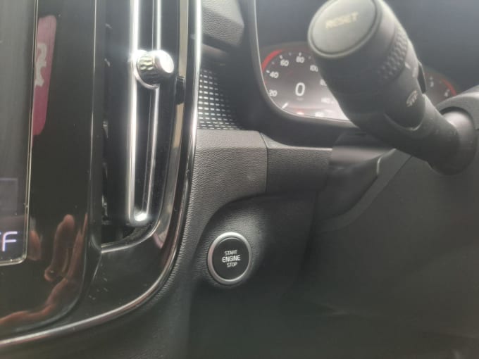 2025 Volvo Xc40