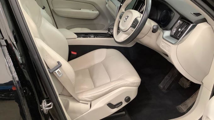2025 Volvo Xc60