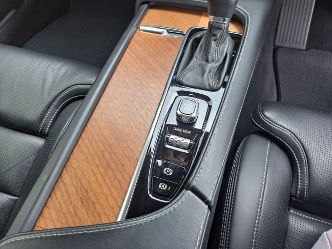2025 Volvo S90
