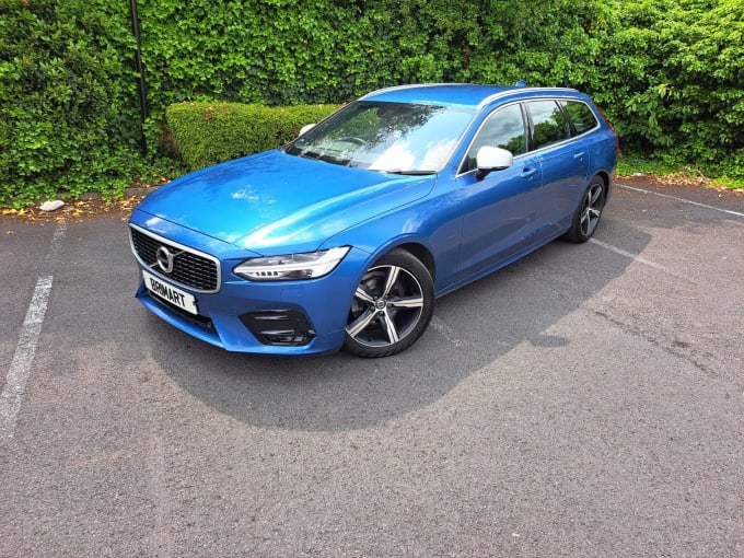 2025 Volvo V90
