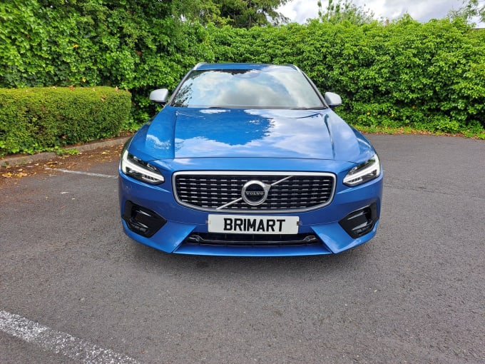 2025 Volvo V90