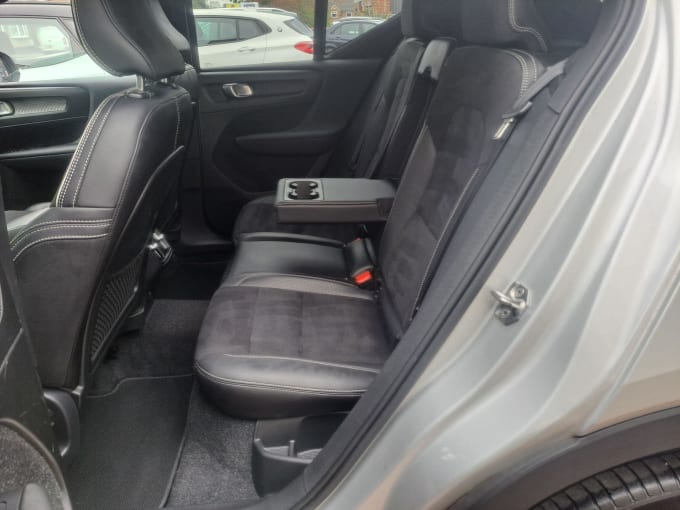 2025 Volvo Xc40
