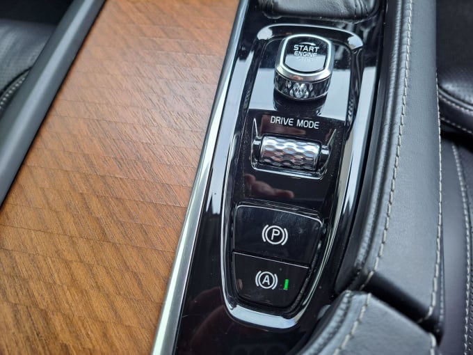 2025 Volvo S90