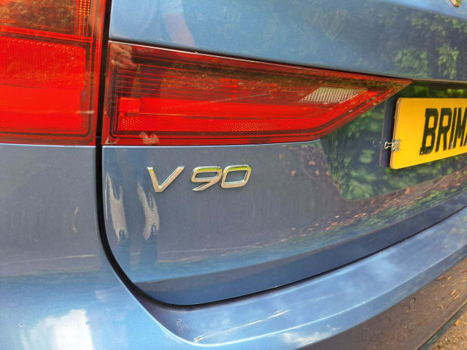 2025 Volvo V90