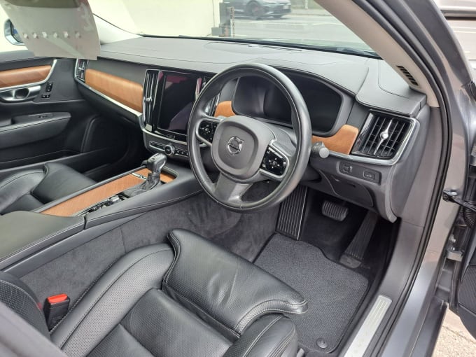 2025 Volvo S90