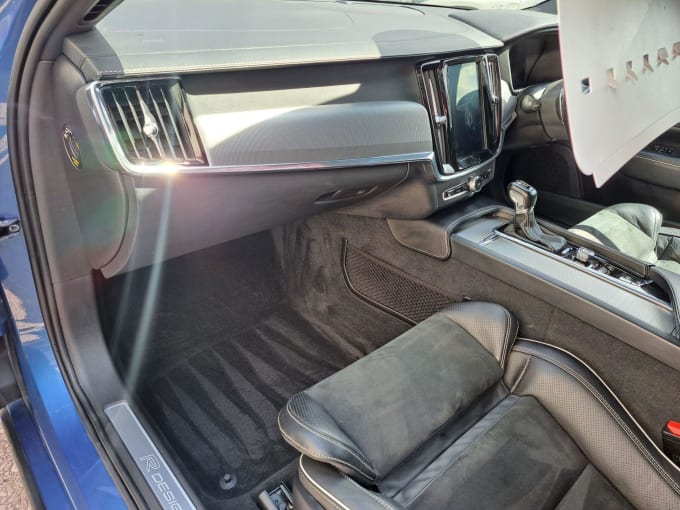 2025 Volvo V90