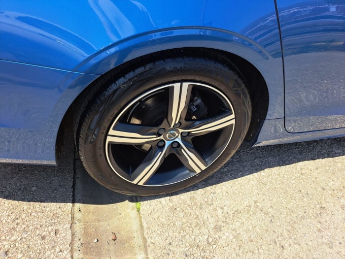 2025 Volvo V90