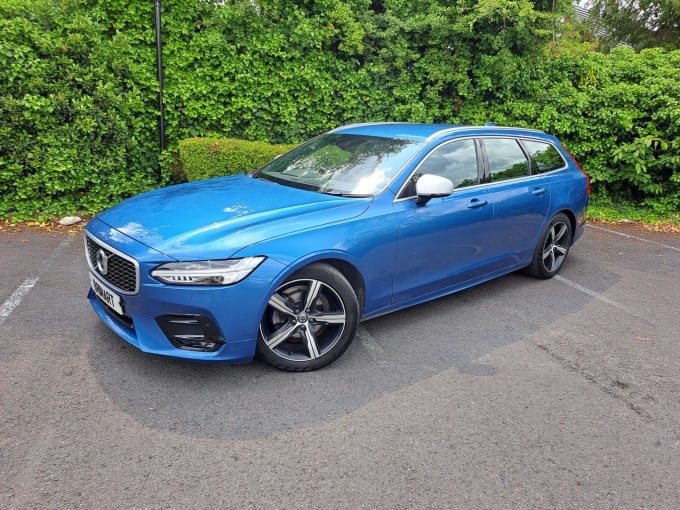 2025 Volvo V90