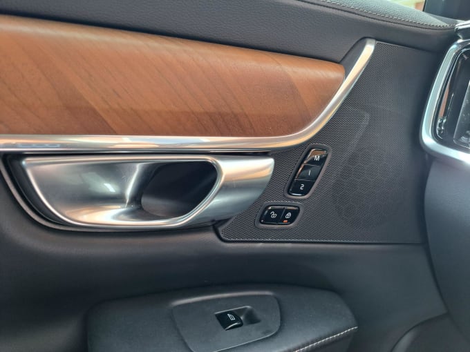 2025 Volvo S90