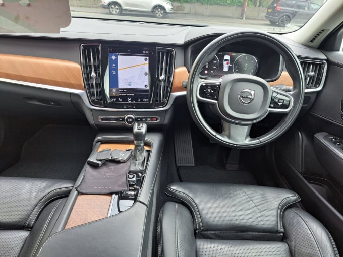 2025 Volvo S90