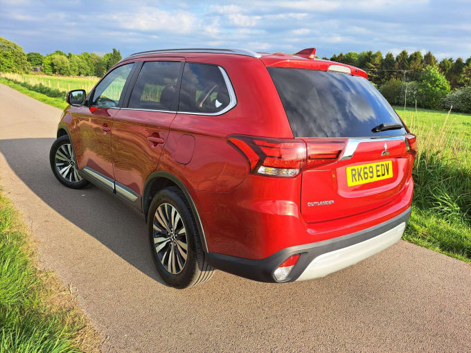 2025 Mitsubishi Outlander
