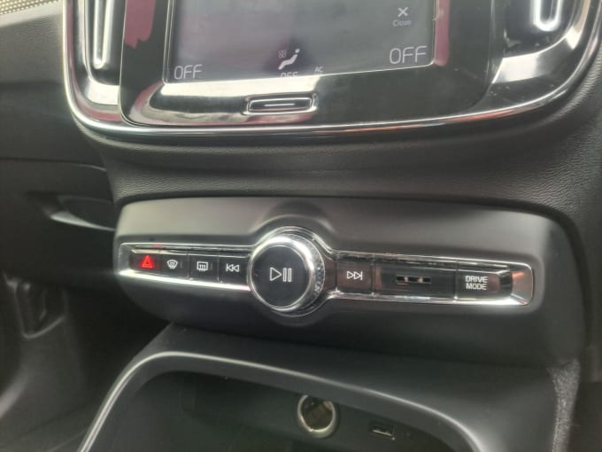 2025 Volvo Xc40