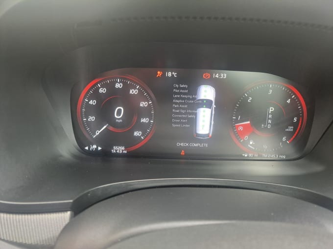 2025 Volvo V90