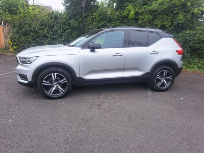 2025 Volvo Xc40