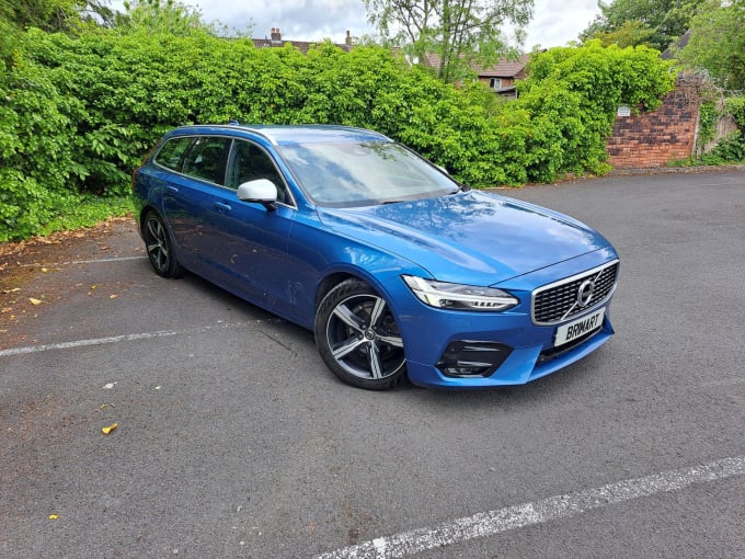 2025 Volvo V90