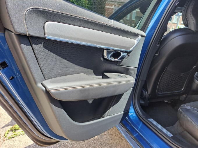 2025 Volvo V90